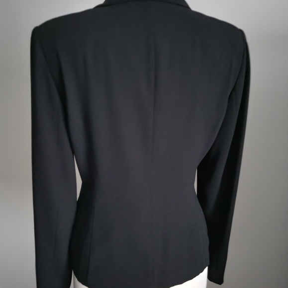 Black Blazer (woman) - Picture 2 of 12